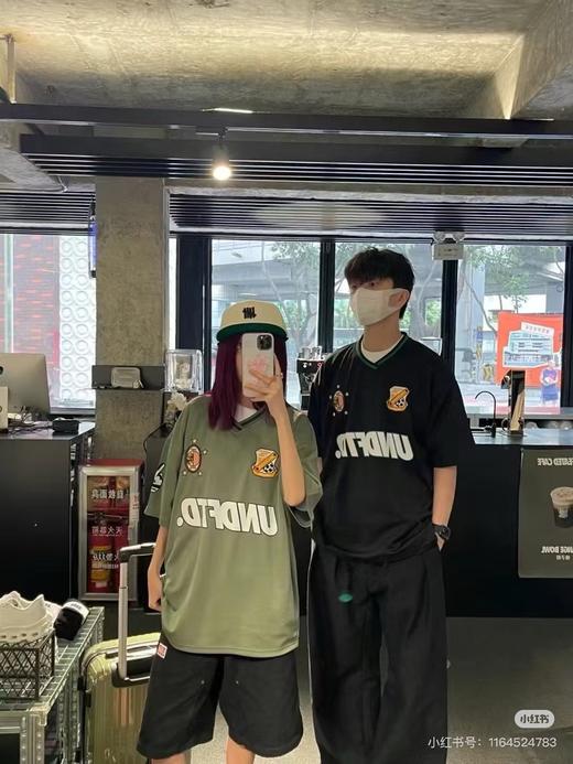 UNDEFEATED SS25 五条杠Logo运动徽标图案短袖足球俱乐部球衣 男女同款 商品图0