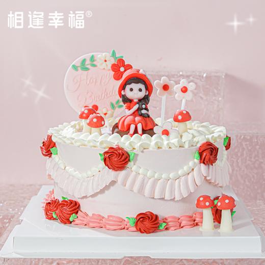 【甜心奇遇蛋糕】可爱的小红帽手抱着小熊，安静又甜美，仿佛在诉说着一段纯真的故事。周围点缀着娇艳的玫瑰，散发着浪漫的气息，还有那俏皮的蘑菇，宛如童话里的小精灵，增添了几分奇幻色彩（可选1/2磅) 商品图2