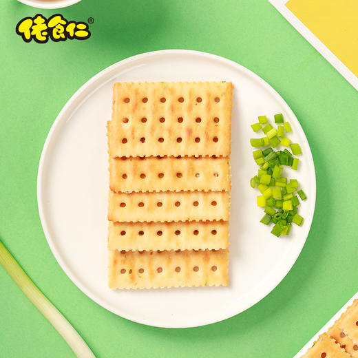 【佬食仁香葱苏打饼干】传统工艺慢火烘培 精选新鲜葱段榨汁加入 一份2箱 性价比超高 商品图3