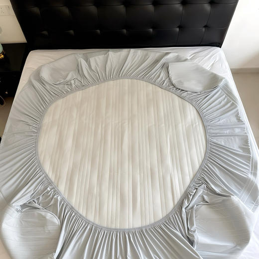 热卖！自然凉感！「亚duo同款式」Miss lolo 自然凉感凉席凉垫 床笠款 质地柔软 亲肤细腻（单床笠 无枕头） 商品图3