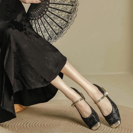 出口英国限定款！LEOS VITI新中式粗跟玛丽珍鞋 商品图6