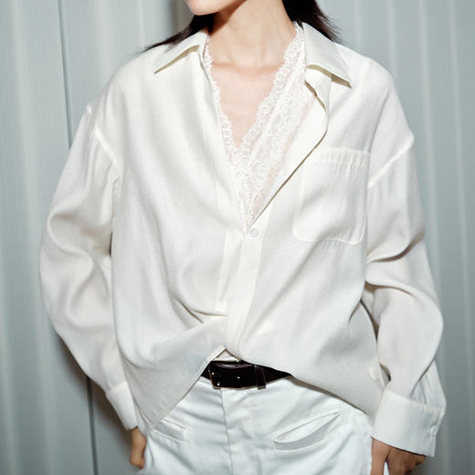 NEELLY纳俪商场同款夏新款气质蕾丝设计感长袖衬衫女休闲V领衬衣N25071B01012 商品图2