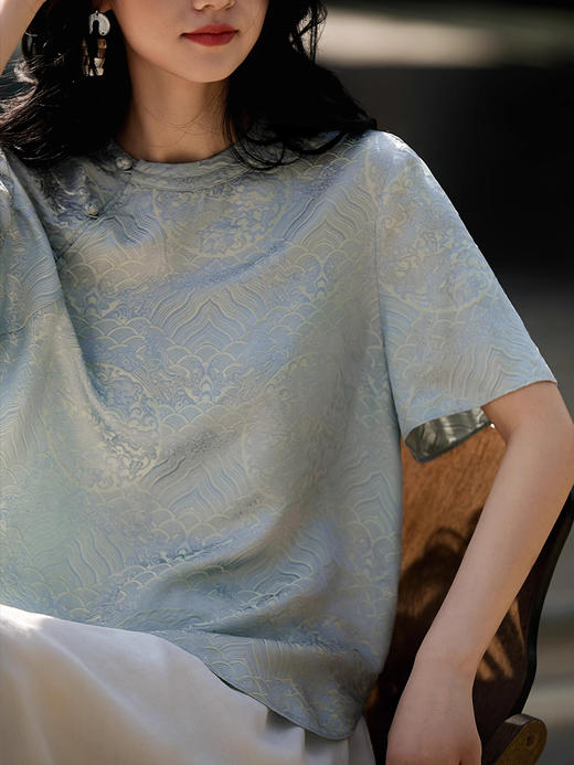 「 提花入墨，斜襟生韵 」新中式提花斜襟盘扣短袖 商品图4