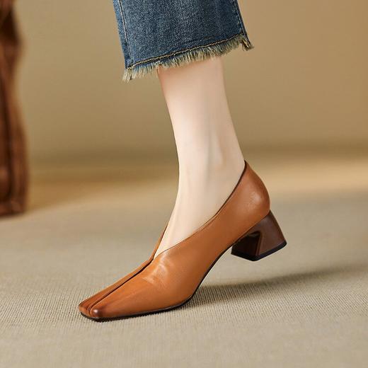 【预售5天】简约经典真皮柔软超舒适头层牛皮方头中跟一脚蹬单鞋MBJR&6837 商品图0