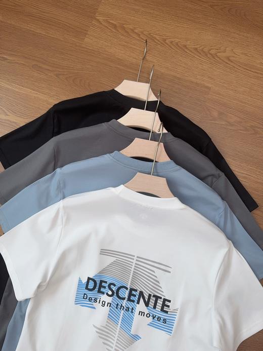 点此购买 迪桑特夏季男士日常通勤短袖T恤 jj 322673 商品图5