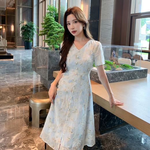 【清仓超15天不保价】奢姿大码女装2025年夏季气质减龄V领连衣裙胖妹妹时尚小碎花裙子9952822115【1】 商品图2