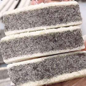 【芡实糕】山楂鸡内金、五黑味，采用传统蒸糕工艺，三蒸三烘，软糯不粘牙，味酸甜的口感，软糯有嚼劲，现做现发，配料表干净，老人、孩子、孕妇都很适合。