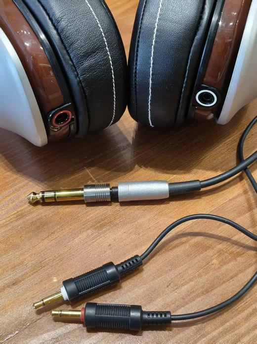 【降价拍卖】天龙 D7100 封闭式头戴耳机 商品图3