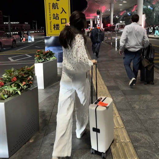 ROMI STUDIO“隐贵绅士”高密度棉麻人字纹混纺直筒休闲裤 24SSK409【发货时效25天】 商品图3