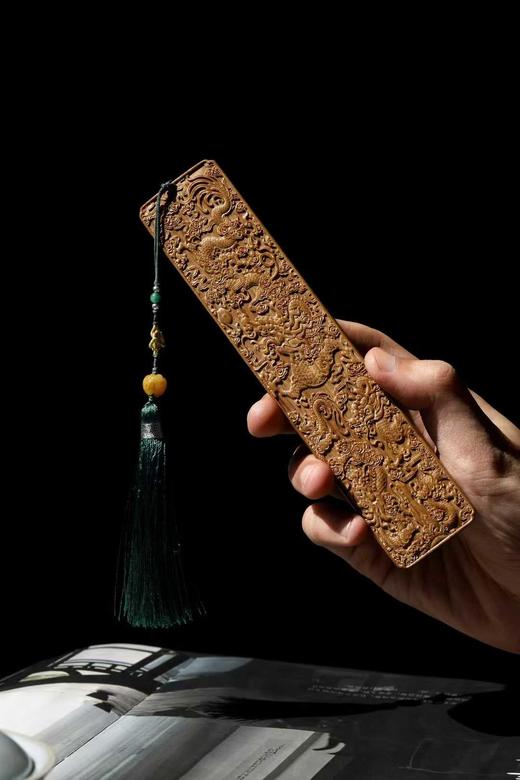 龙腾四海°澳洲檀香浮雕书签 商品图1