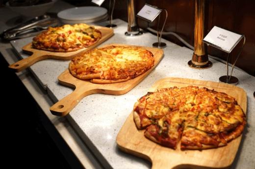 独家【成都东大明宇豪雅饭店】暑期大餐限时抢！198元起2大1小自助午餐33楼高空美食盛宴！318元晚餐独享特色烧烤~还有海鲜、牛排、寿司、烤物……！ 商品图3