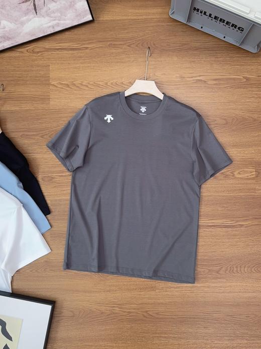 点此购买 迪桑特夏季男士日常通勤短袖T恤 jj 322673 商品图2