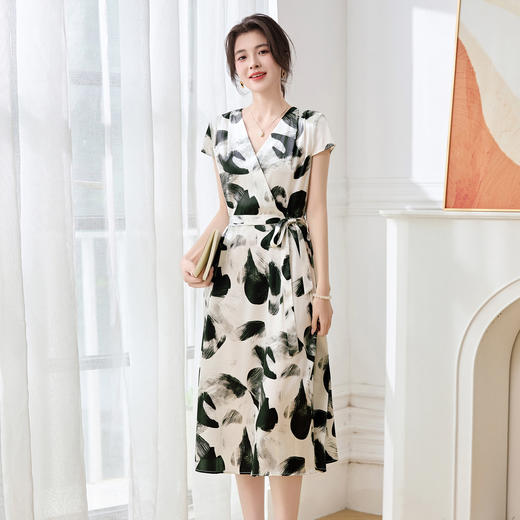 丁摩时尚真丝连衣裙新款夏季V领系带印花收腰桑蚕丝碎花长裙AL25038 商品图3