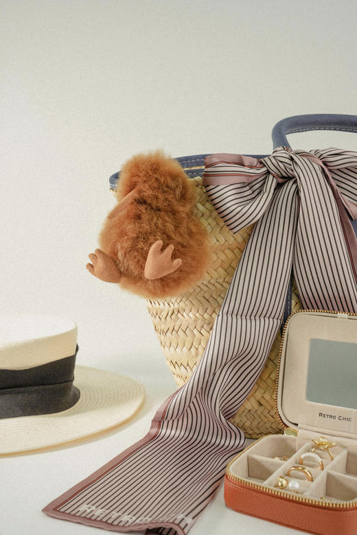 RetroChic品牌定制丝巾（款式随机） 商品图9