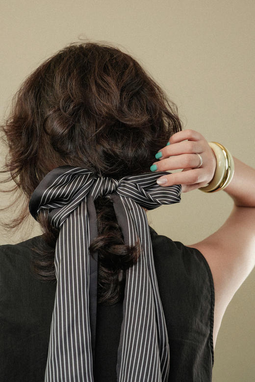 RetroChic品牌定制丝巾（款式随机） 商品图4