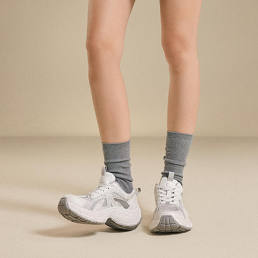 千百度厚底网面时尚休闲鞋女款增高透气运动老爹鞋A25319996 商品图1