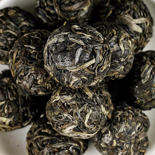 【2025年春茶】【蛇首—薄荷塘单株】原料选自薄荷塘19号茶农600年古树单株， 稀缺资源一泡难求，每一泡都是王者！600克/罐 商品图3