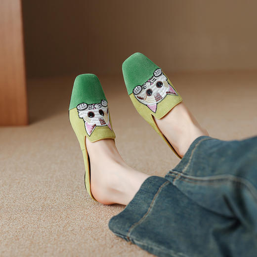 【预售5天】刺绣羊翻绒内增高半拖鞋女包头外穿时尚拼色方头凉拖鞋HYT&7445 商品图0