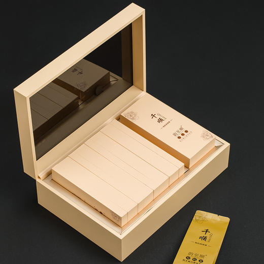 【千顺 QS1999整件】批发 韵至顺 有机乌龙茶 有机铁观音 千顺  597.6克/件（ 99.6克/盒*6盒)送手提袋6个 商品图2