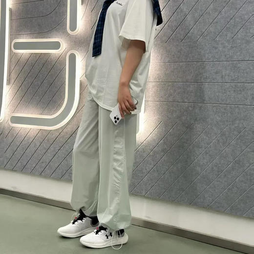 【微瑕品，不退不换】安德玛儿童【四季款】网布科技跑鞋，最大40码，微瑕超低价清仓，一年就这一次，说不定下次就再也没有了，且珍惜❗️线下专柜569，现仅199！正码正拍❗️抓紧定好闹钟⏰ 商品图2