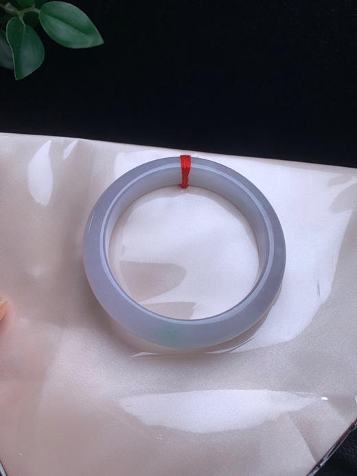 620327，55紫罗兰飘绿手镯，淡紫底飘清新绿，清新水润，很秀气，局部有个洒金点 商品图4