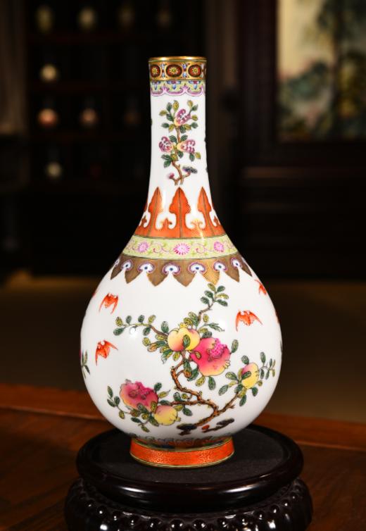 珐琅彩三多纹胆瓶 商品图0