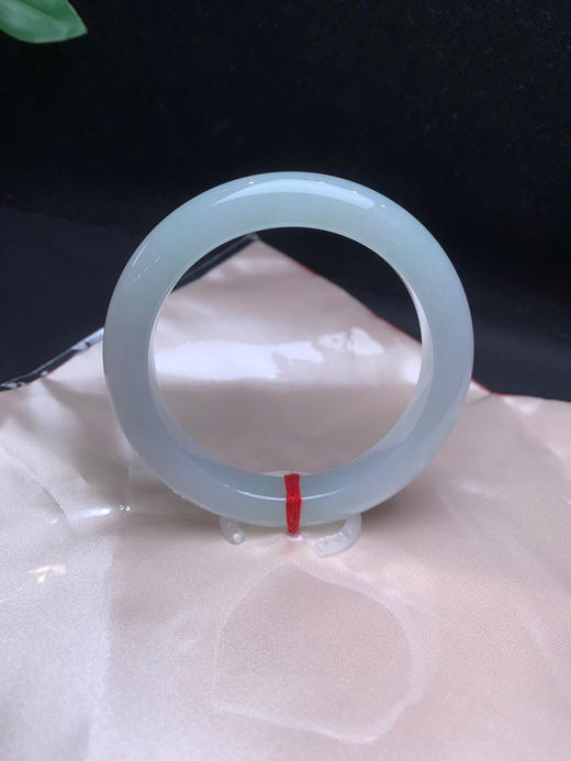 620328，55浅绿底手镯，清新细腻，干净秀气，润润的 商品图3