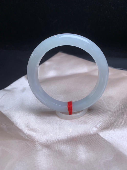 620326，51.8细条正圈手镯。清新秀气，细腻清新，带些底色。润润的 商品图1