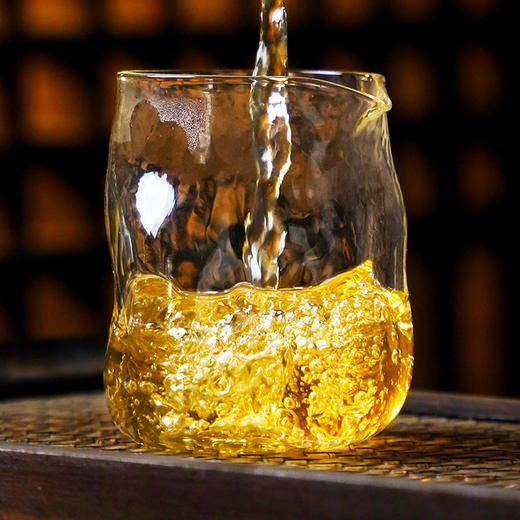 【2025年春茶】【蛇首—薄荷塘单株】原料选自薄荷塘19号茶农600年古树单株， 稀缺资源一泡难求，每一泡都是王者！600克/罐 商品图4