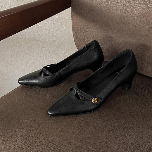 【预售5天】高级感法式山茶花，尖头玛丽珍皮鞋单鞋QQJ&JZ-1785 商品图1