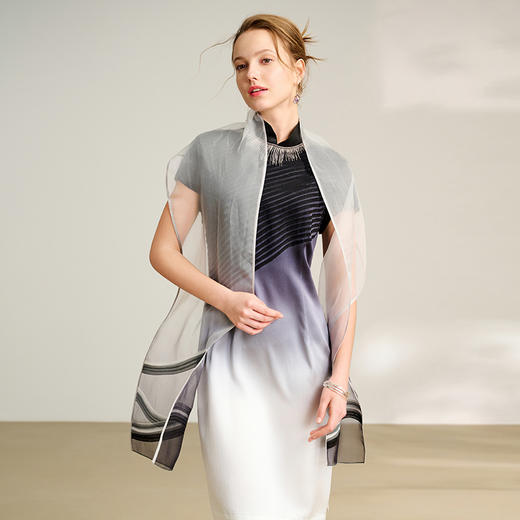 TANGY Collection天意商场款民族风复古围巾L252401 商品图3