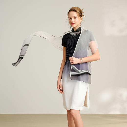 TANGY Collection天意商场款民族风复古围巾L252401 商品图1