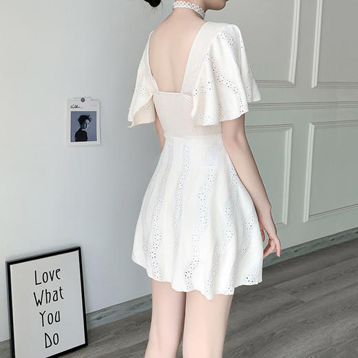 2025年新款游泳衣女连体遮肚显瘦泡温泉保守风裙式高级感泳装 商品图3