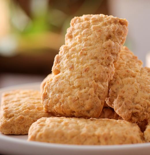 【米惦黄油咸蛋黄酥】入口即化的神奇口感！浓郁咸蛋黄+奶香椰丝！咸甜绵密，口口酥软！ 商品图0