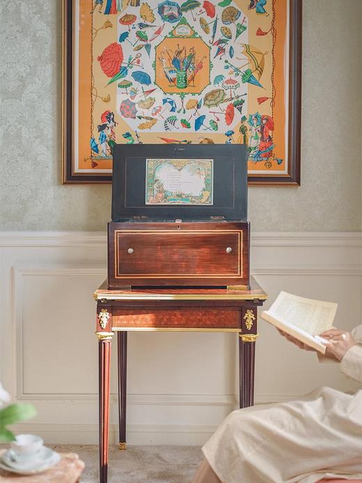 【已售】独角鹿西洋古董瑞士出品古典花叶主题细木镶嵌外箱配铃铛响鼓滚轴式音乐盒 商品图1