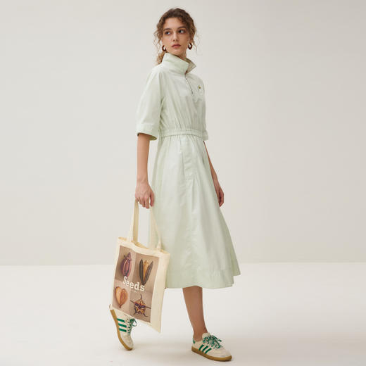 谜底连衣裙短袖女2025秋新品立领收腰磨毛亲肤特色长裙253ML1247 商品图1