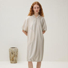 谜底连衣裙短袖女2025秋新品柔软舒适H型拼接连帽卫衣裙253ML1064