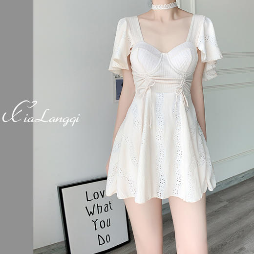 2025年新款游泳衣女连体遮肚显瘦泡温泉保守风裙式高级感泳装 商品图0