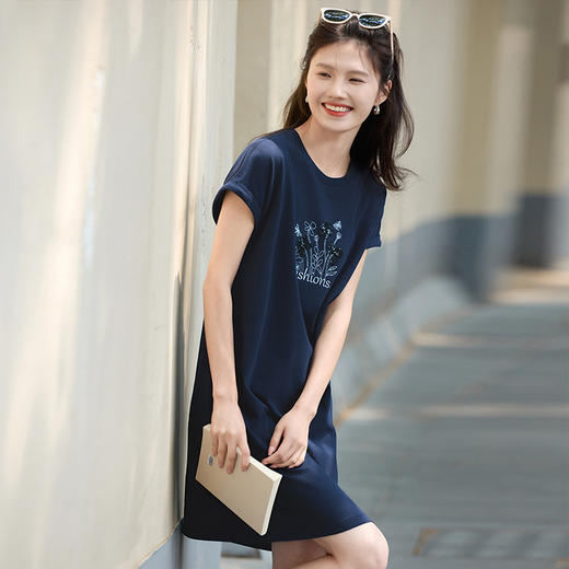 【专属特价】熙世界休闲花卉印花T恤裙女夏2025新款气质宽松休闲懒人裙连衣裙 商品图4