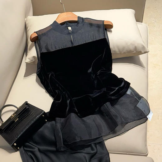 【预售7天】良木礼丝绒无袖上衣（732344） 商品图2