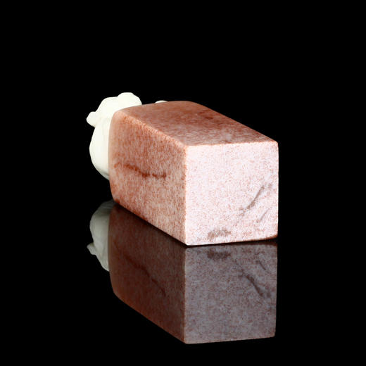 孤品016938-老性寿山石俏色虎钮小方章-1.6*1.6*5.6cm 商品图4