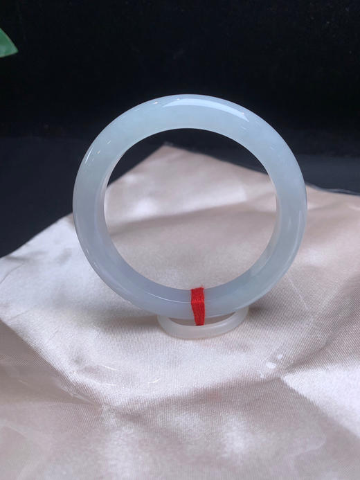 620326，51.8细条正圈手镯。清新秀气，细腻清新，带些底色。润润的 商品图0