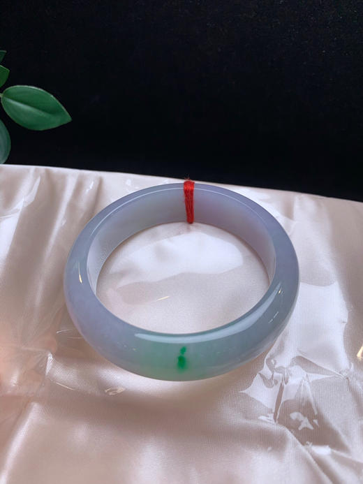 620332，56.7宽版春彩手镯，整条底子均匀细腻，淡紫带一抹绿 商品图4