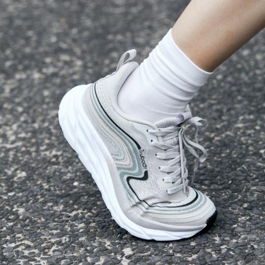 Trubody轻羽夜光跑鞋|第四代升级款，缓震回弹，暴走久站不累脚 商品图6