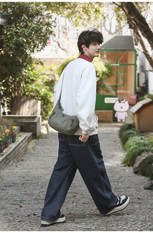 代工直出❗【lulu家新款牛角包🥐】超轻超能装！男生女生都好背❗️凹造型➕解放双手神器😎随意慵懒风 商品图8