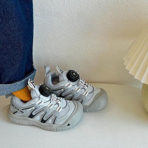 【旋钮设计方便穿脱，篮球跑步两不误】男女童学生鞋老爹鞋 儿童运动鞋 旋钮休闲跑步鞋篮球鞋 运动 休闲 篮球 一鞋搞定！-QQ 商品图3