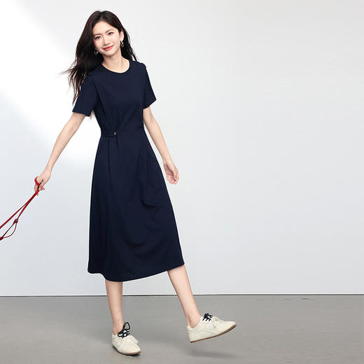 【专属特价】熙世界通勤休闲收腰连衣裙女2025夏新款简约纯色短袖全棉T恤裙子 商品图3