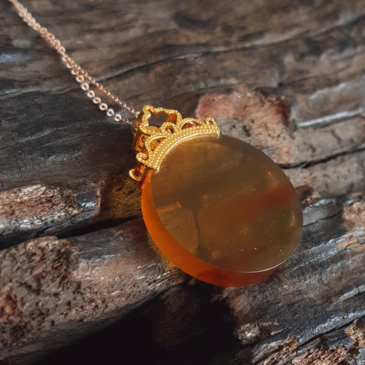 【天然正品】AU750黄金镶天然无杂裂棕色圆形意境琥珀吊坠项链32.3*24.8*6.2MM（皆取最大值）女士现售价：1080特价！190625NJS01 商品图5