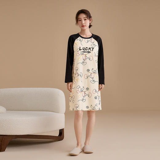 康妮雅女式长袖睡裙 商品图0