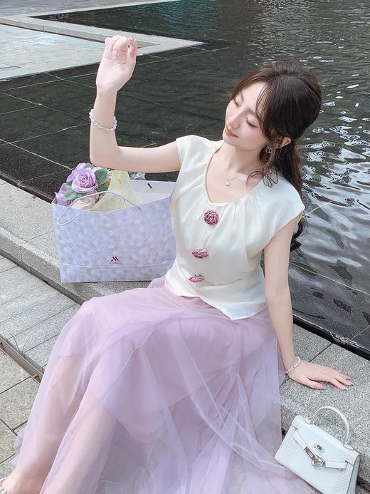 张心子【浆果花园】圆领气质立体花上衣 U2506051 商品图2